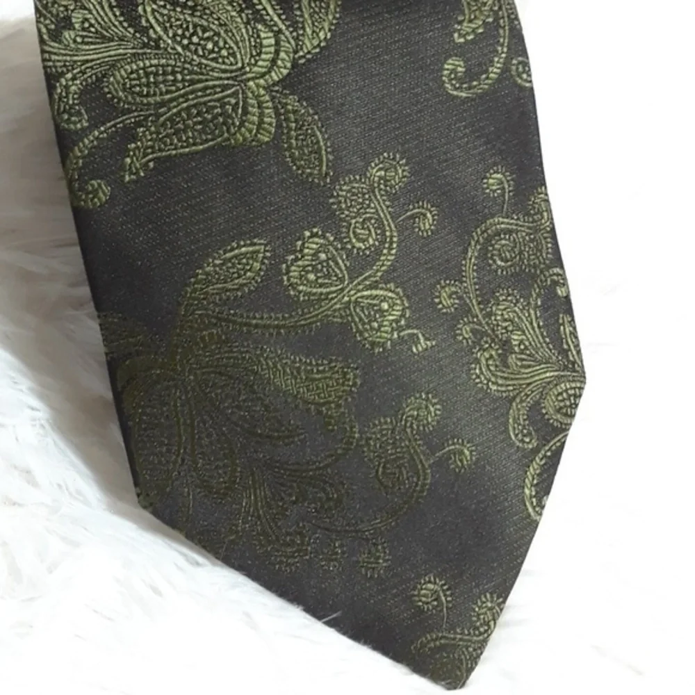 Mizrahi Floral Scroll Ghost Pattern Neck Tie